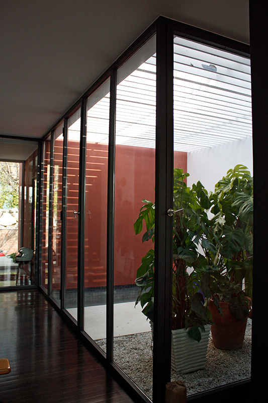 Casa Moratiel en 2012 (rehabilitada por Joan Roig). Patio interior